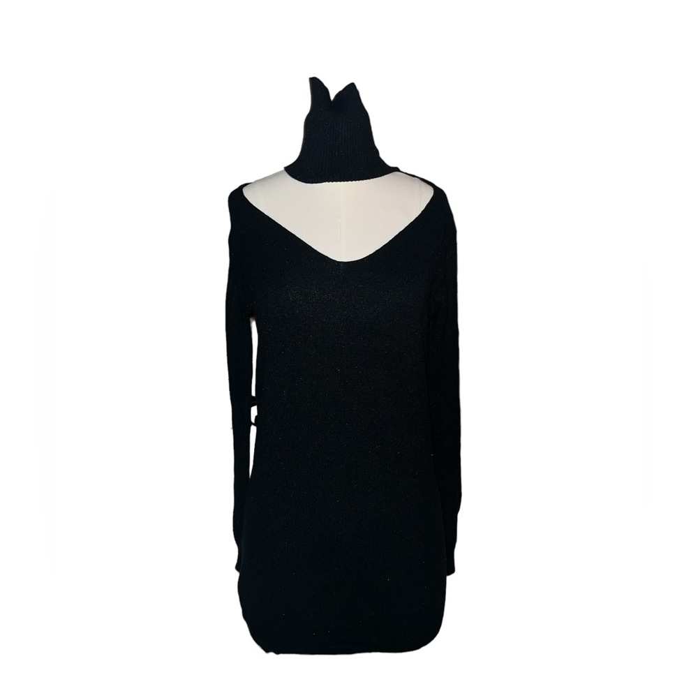 LULU'S | BLACK TURTLENECK V NECK OPEN CHEST LONG SLEEVE  SWEATER MED